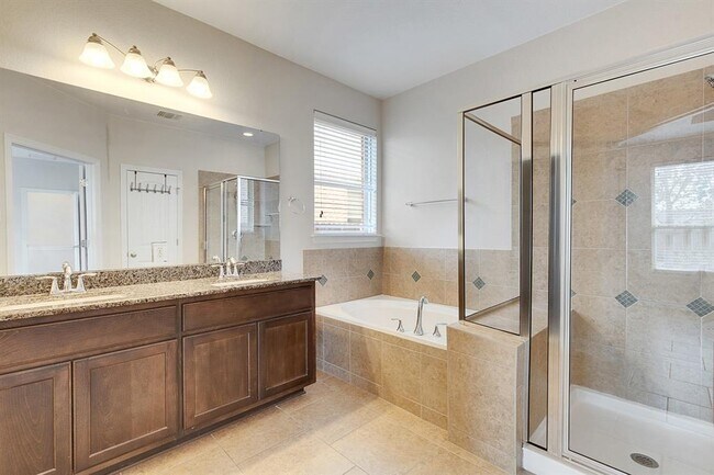 Building Photo - 3215 Honey Peach Way
