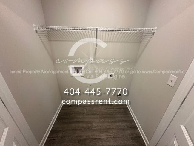 Building Photo - 113 Squarewood Ln NW