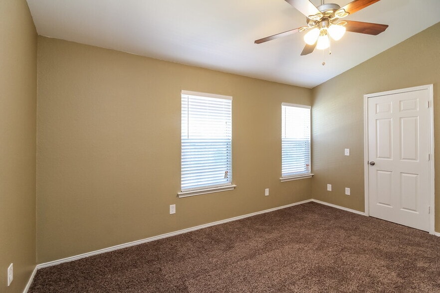 Building Photo - 1524 Chapman St