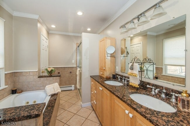 Building Photo - 414 Mineral Springs Dr