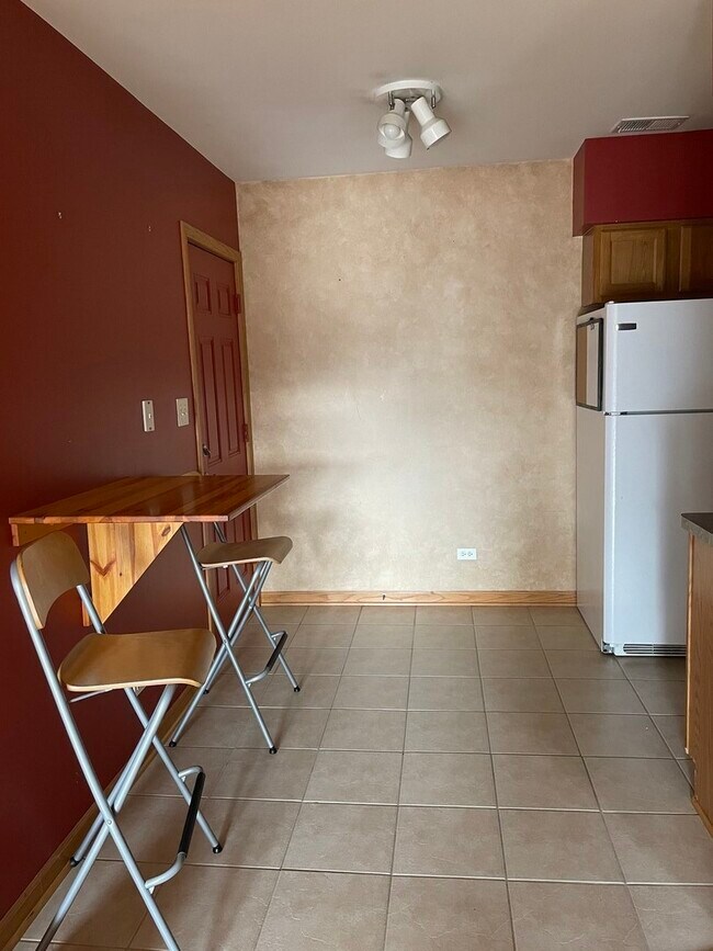 Building Photo - 10544 Brooks Ln