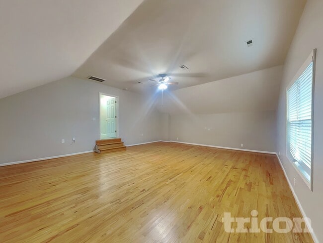 Building Photo - 155 Braxton Ln E