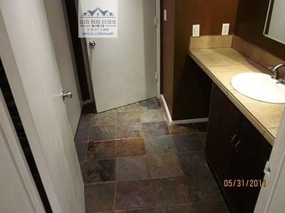 Building Photo - 6757 Friars Rd