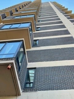 Building Photo - 6166 N Sheridan Rd