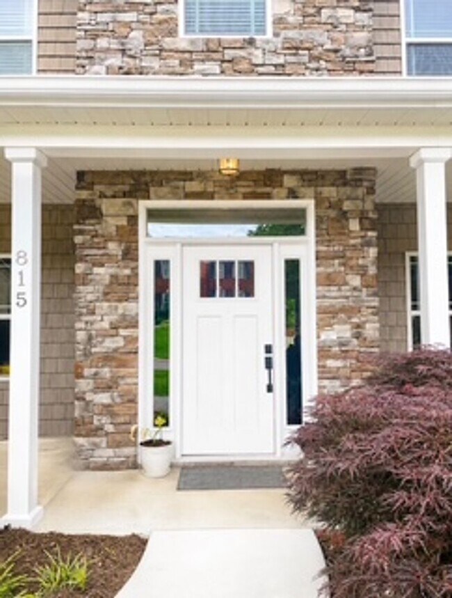 Building Photo - Maryville 37803 - 3 bedroom 2.5 bath home - Call Debra Johnson (865) 591-8281