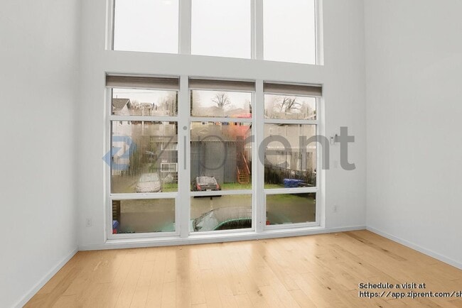 Building Photo - 3646 36th Ave S