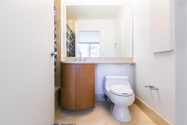 Building Photo - 45 E 33rd St