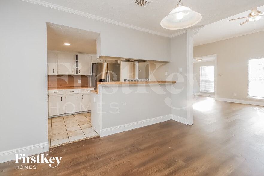 Building Photo - 547 Shealy St