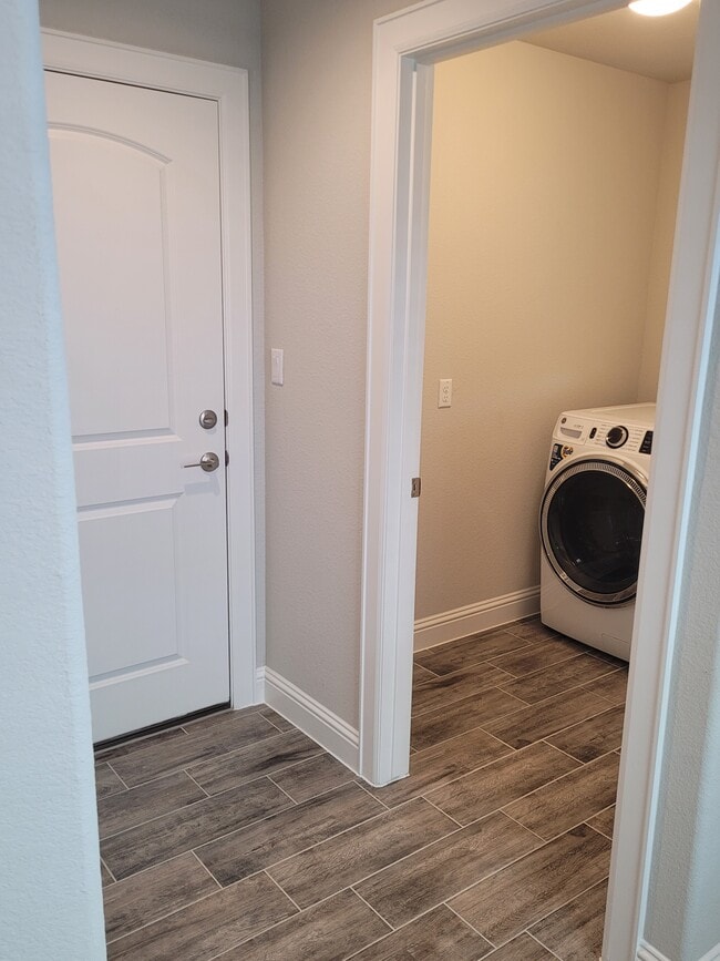 Primary Photo - 105 Riverhill Dr