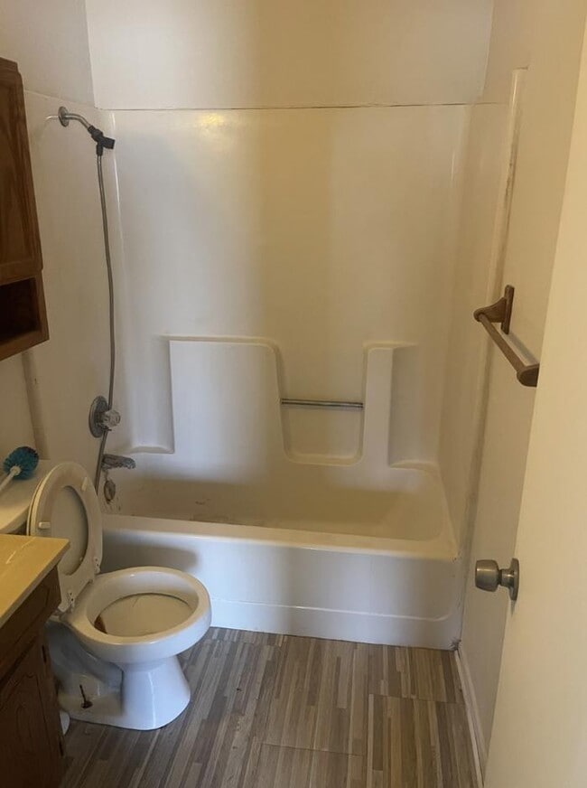 Building Photo - 3711 Greenwood Rd