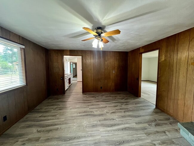 Building Photo - Updated 3BD Rambler w/ Exterior Amenities