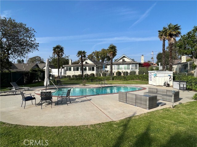 Building Photo - 3604 Country Club Dr