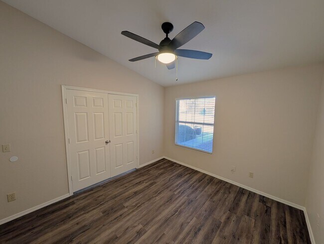 Building Photo - 3 Bedroom Plus an Office Home in the Candlewood Community Near S Cooper Rd and W Warner Rd!