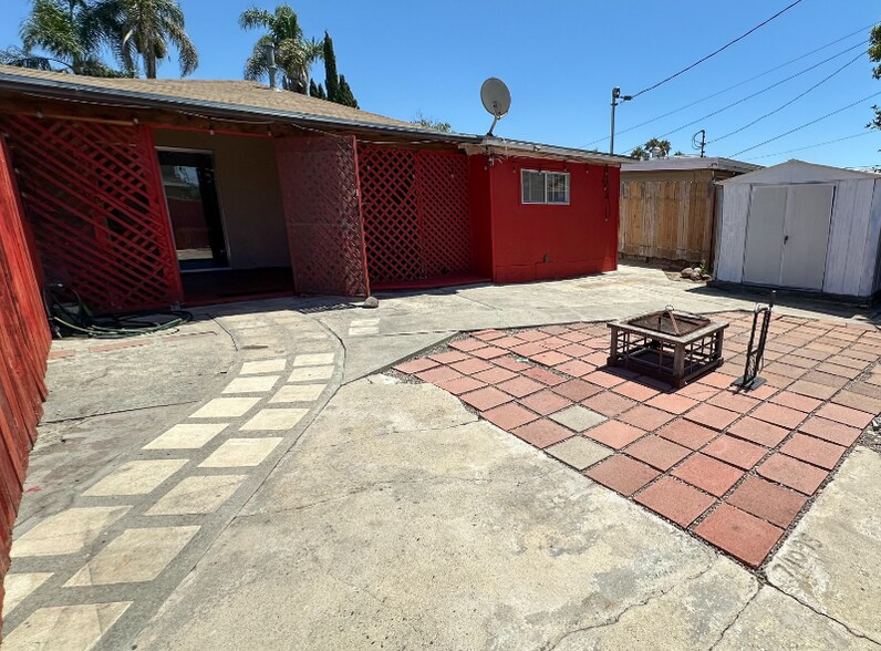 Building Photo - 4640 Clairemont Dr