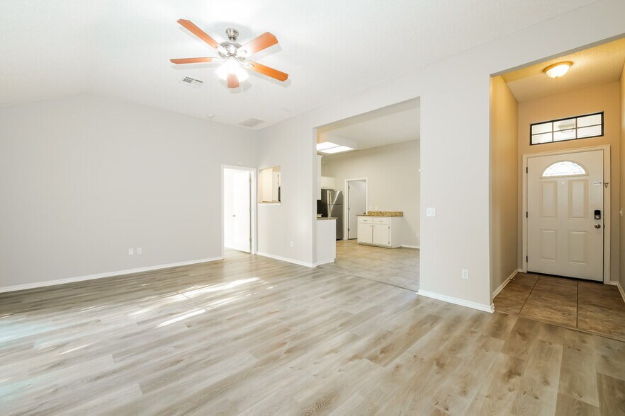 Building Photo - 324 Marrgate Dr