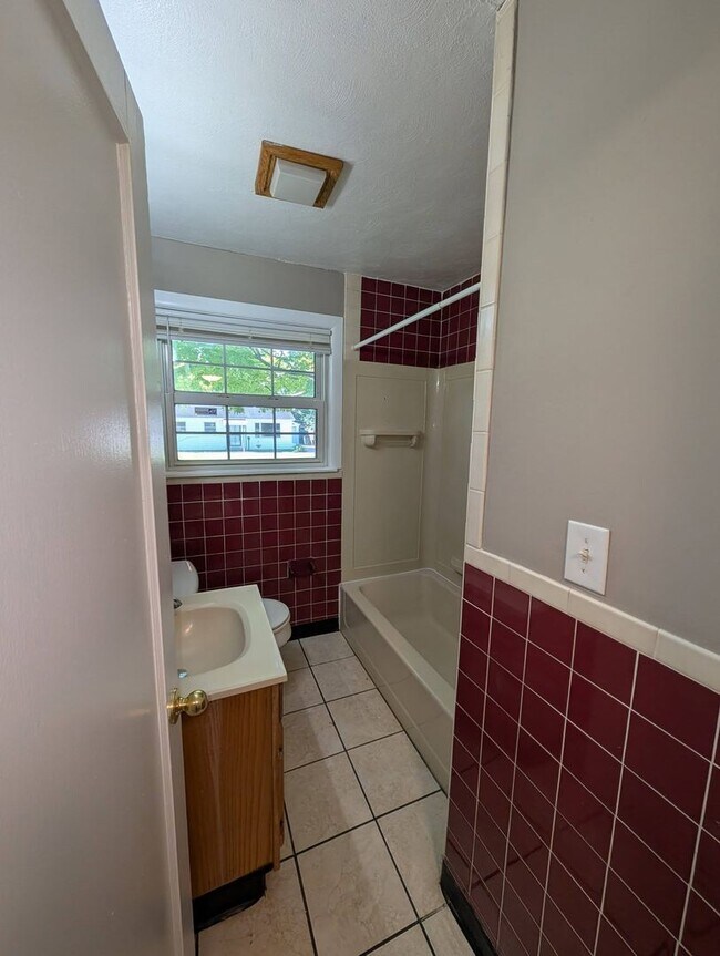 Building Photo - 5373 Pickford Dr