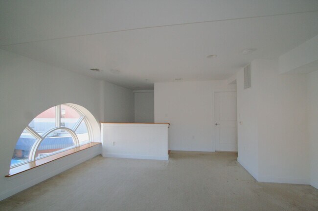 Building Photo - 769 Montgomery St