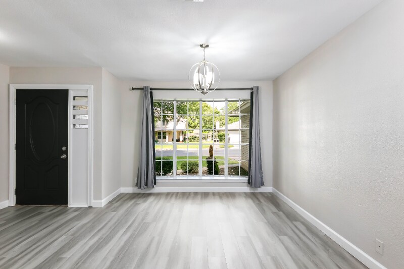 Building Photo - 11818 Gravetree St