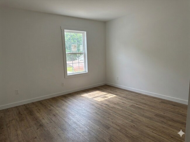Building Photo - 1332 Paden Dr