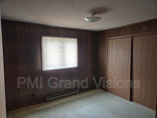 Building Photo - 955 4th St