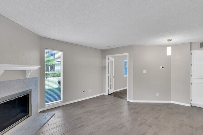 Building Photo - 2309 Balsam Dr