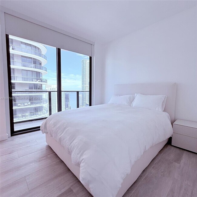 Building Photo - 55 SW 9th St