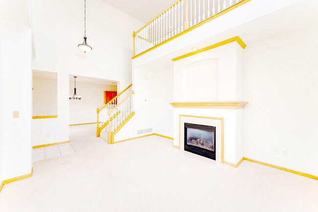 Building Photo - 1968 Bluestem Ln