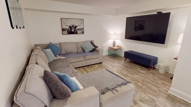 Building Photo - 4 Market St