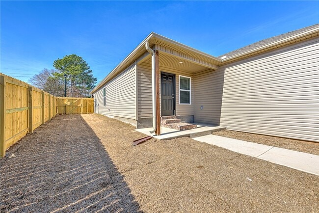 Building Photo - 990 Morningside Dr