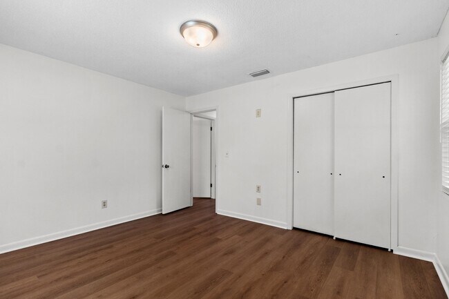 Building Photo - 3108 Briarwood Dr
