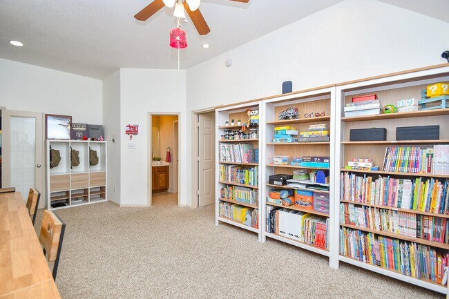 Building Photo - 16814 Ranger Ridge Dr