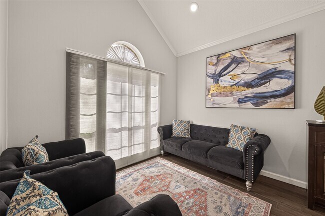 Building Photo - 6514 Kings Summit Dr