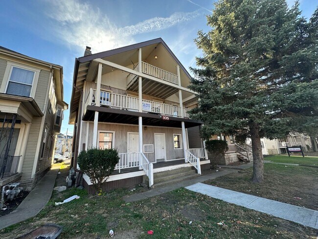 Building Photo - Chittenden  Ave 105 RRR