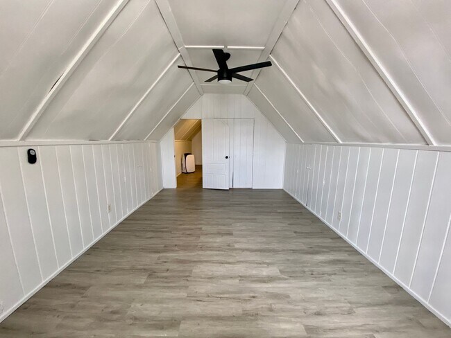 Building Photo - 2314 Victor St