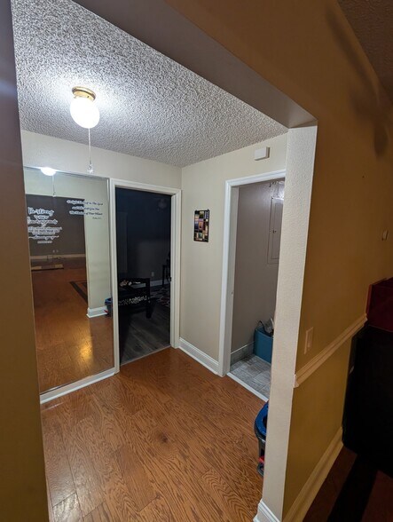 Building Photo - 4456 Oakham Ct