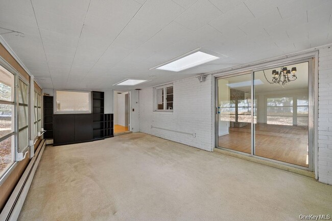 Building Photo - 5 Steinway Ct