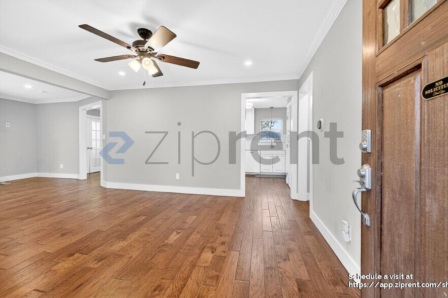 Building Photo - 428 Daniel St