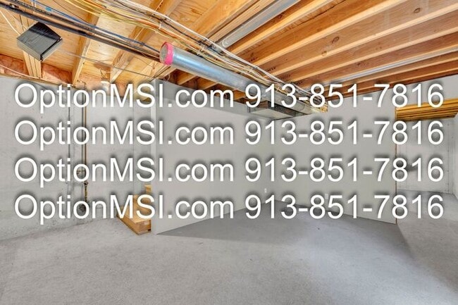 Building Photo - Overland park duplex!