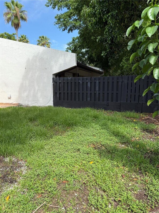 Building Photo - 541 NE 199th Ln