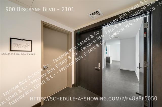 Building Photo - 900 Biscayne Blvd