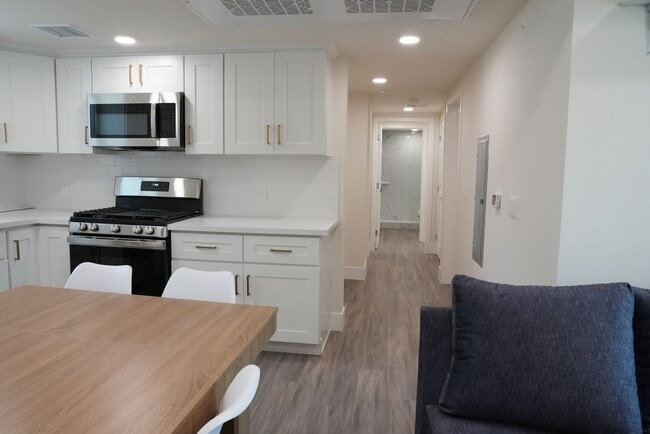 Building Photo - Gemini Townhomes