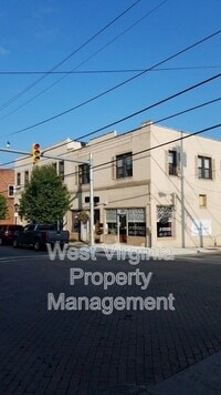 Building Photo - 203 1/2 Prince St