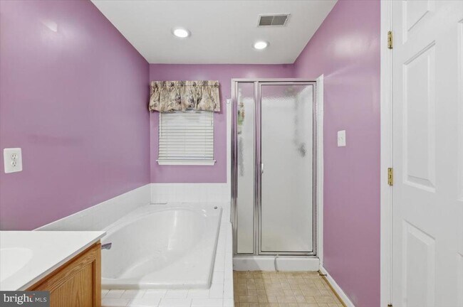 Building Photo - 6914 S Dewey Ct