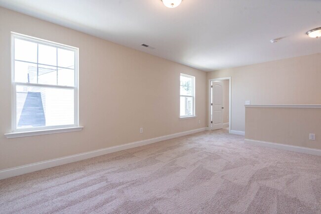 Building Photo - Available on July 10! Modern Home with Spacious Layout Near Downtown Kernersville