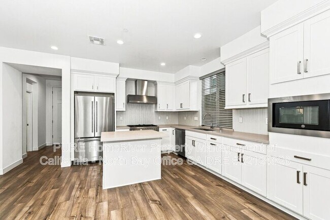 Building Photo - 1581 Country Manor Dr