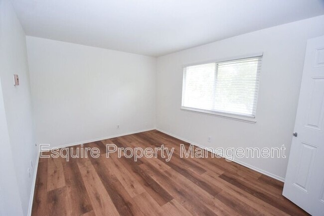 Building Photo - 1131 Carlsbad Pl