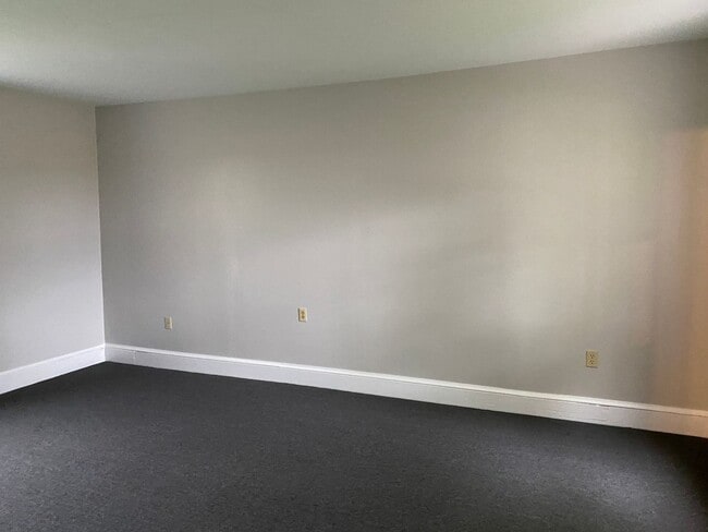 Building Photo - Coming soon! 4 Bedroom Farmhouse for Rent ...