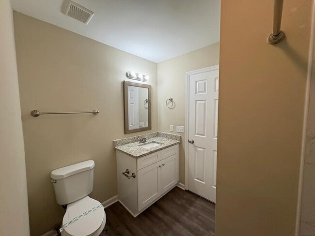 Building Photo - 3828 Buena Vista Pike