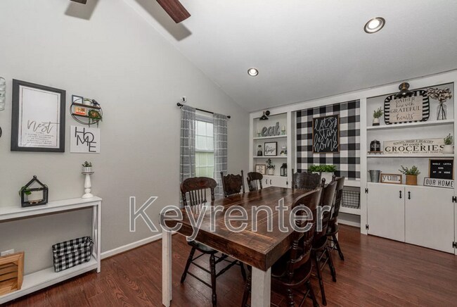 Building Photo - 2152 Ridgecrest Dr