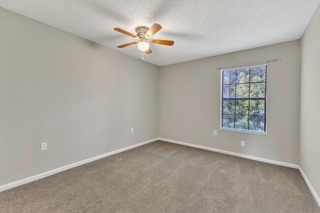 Building Photo - 2430 Condor Ct
